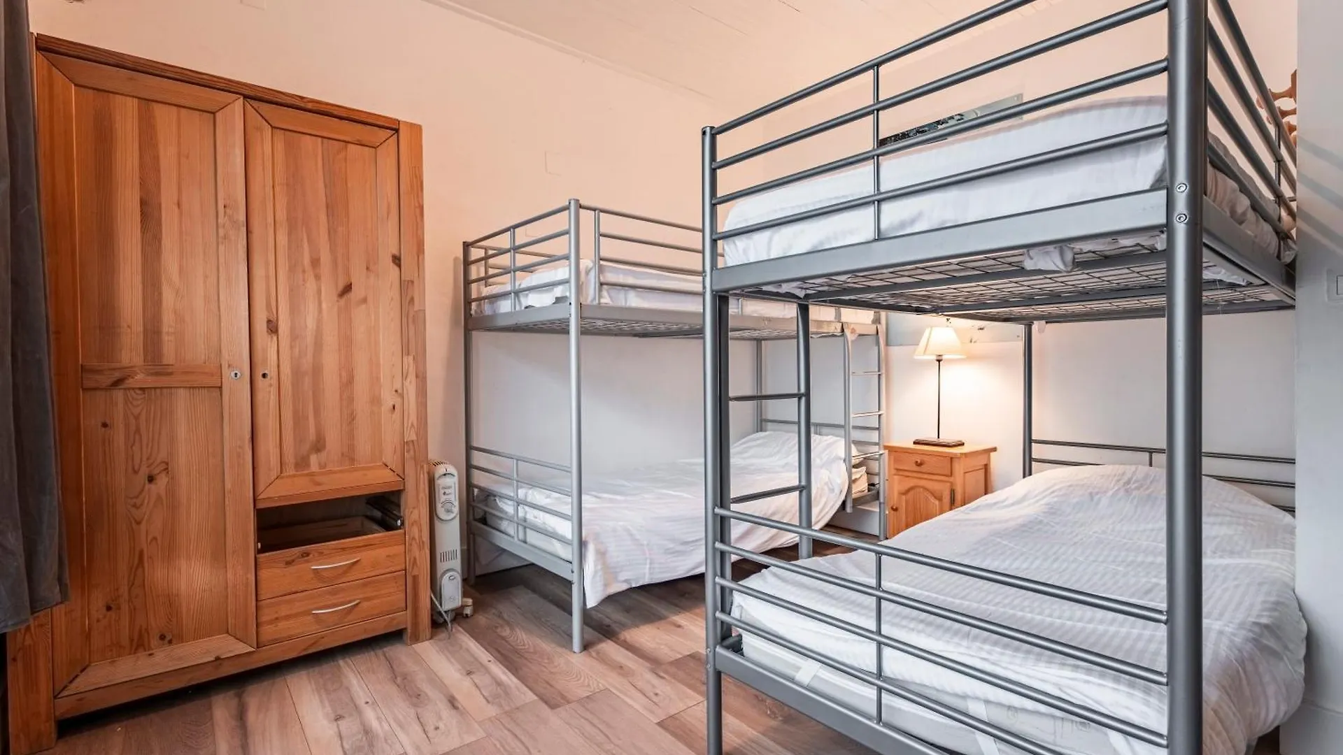 Apartment Sleeping Up To 10 In Morzine Centre